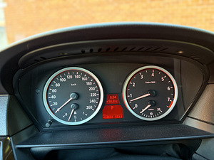 BMW E60 530i LPG 2006 (10 фото из 15)