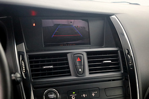 Renault Latitude Initiale Paris ATM 2.0 dCi 127kW (8 фото из 9)