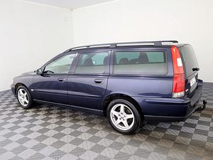 Volvo V70 Summum 4x4 AWD Facelift 2.4 D5 120kW (4 foto / 7)