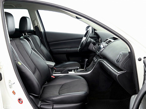 Mazda 6 Luxury Facelift ATM 2.0 114kW (6 фото из 7)