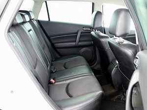 Mazda 6 Luxury Facelift ATM 2.0 114kW (7 фото из 7)