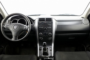 Suzuki Grand Vitara Comfort Facelift 4x4 2.4 124kW (5 фото из 7)