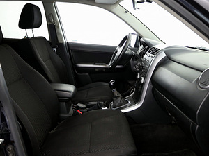 Suzuki Grand Vitara Comfort Facelift 4x4 2.4 124kW (6 фото из 7)