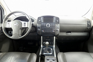 Nissan Pathfinder Luxury Facelift ATM 3.0 dCi 170kW (5 foto / 8)