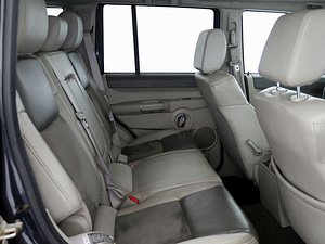 Jeep Commander Overland 3.0 CRD 160kW (7 фото из 9)