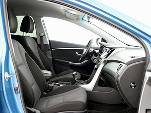 Hyundai i30 Elegance 1.6 99kW (6 фото из 7)