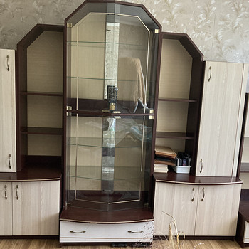 Витрина с мебелью для гостиной