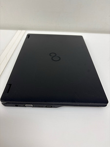 Fujitsu LifeBook E5410 (3 фото из 4)