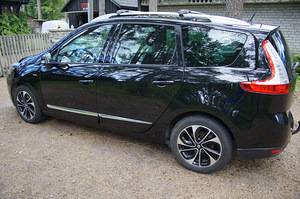 Renault Grand Scenic BOSE (3 фото из 13)
