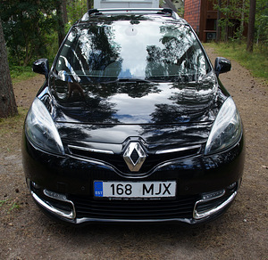 Renault Grand Scenic BOSE (6 фото из 13)