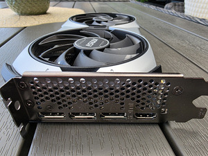 MSI GeForce RTX 4070 VENTUS 2X 12G OC (4 фото из 4)