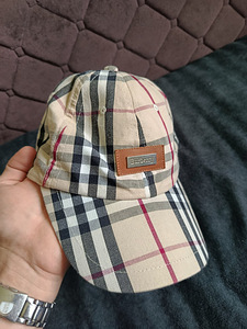 Кепка Burberry (1 фото из 4)