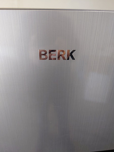 Холодильник Jenki (4 фото из 8)