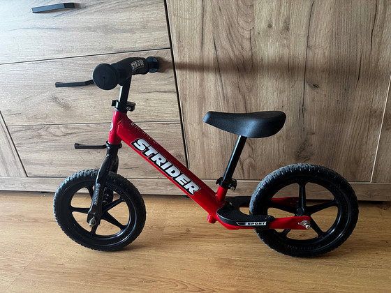 Strider 12 Sport - Punane