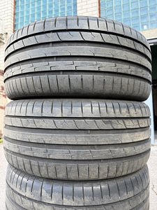 19" Mercedes-Benz AMG разноширокие диски 5x112 + летние шины (9 фото из 10)