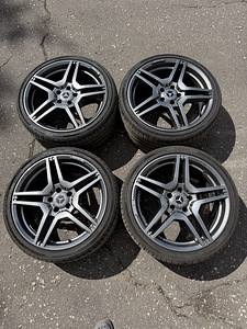 19" Mercedes-Benz AMG разноширокие диски 5x112 + летние шины (10 фото из 10)