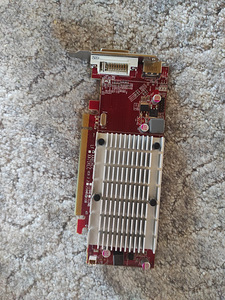 AMD Radeon HD 5450 1 gb (2 foto / 4)