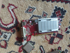 AMD Radeon HD 5450 1 gb (4 foto / 4)
