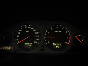 VOLVO S60 / AUTOMAAT / AVARIIVABA / TÜV 07.2027 (14 foto / 15)