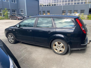 Ford Focus (6 фото из 6)
