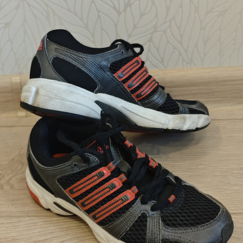 Кроссовки Adidas, 32