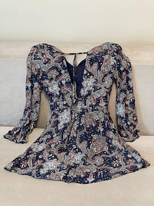 Mango (MNG) эффектный короткий комбинезон с узором, размер XS (3 фото из 4)