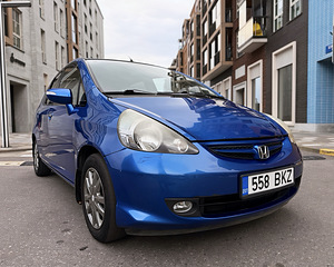 HONDA JAZZ / АВТОМАТ / РЕГ. СБОР ОПЛАЧЕН / ТО 10.2026 (2 фото из 15)