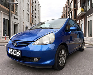 HONDA JAZZ / АВТОМАТ / РЕГ. СБОР ОПЛАЧЕН / ТО 10.2026 (1 фото из 15)