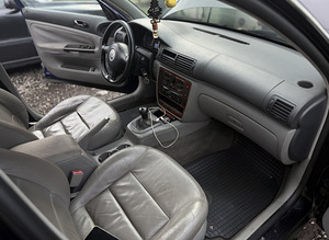 Volkswagen Passat (5 фото из 6)