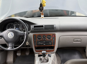 Volkswagen Passat (6 фото из 6)