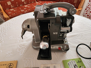 Paillard-Bolex M8 8 mm Film Projector (3 foto / 6)
