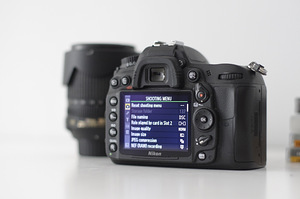 Почти как новая профессиональная камера Nikon D7000 с полным (5 фото из 8)