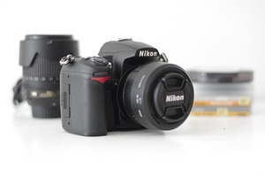 Почти как новая профессиональная камера Nikon D7000 с полным (2 фото из 8)