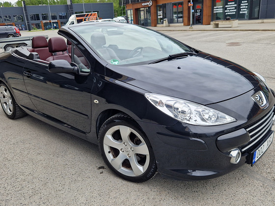 ANNAN RENDILE Peugot Cabrio