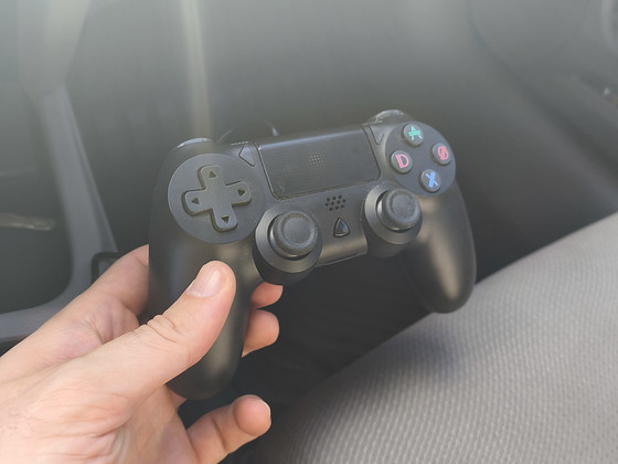 Pc/ps4 juhtmega kontroller