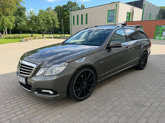 Mercedes-Benz E30cdi