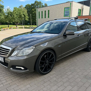 Mercedes-Benz E30cdi