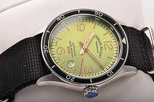 Armand Nicolet M2H (6 фото из 8)
