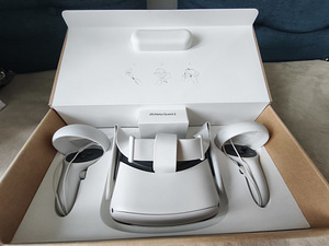 Oculus Quest 2 (3 foto / 5)