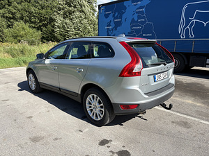 Volvo XC60 2,4D 136kw 4x4 (3 foto / 15)