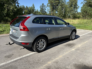 Volvo XC60 2,4D 136kw 4x4 (4 foto / 15)