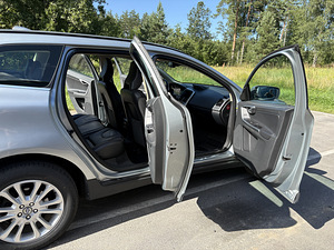 Volvo XC60 2,4D 136kw 4x4 (6 foto / 15)