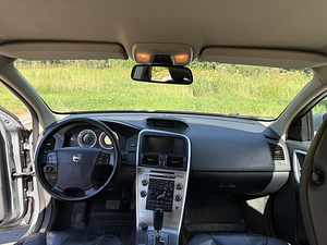 Volvo XC60 2,4D 136kw 4x4 (7 foto / 15)