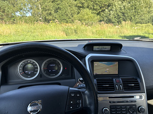 Volvo XC60 2,4D 136kw 4x4 (11 foto / 15)