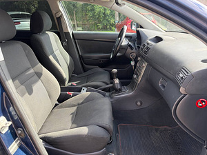 TOYOTA AVENSIS (6 foto / 9)