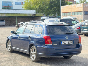 TOYOTA AVENSIS (7 foto / 9)