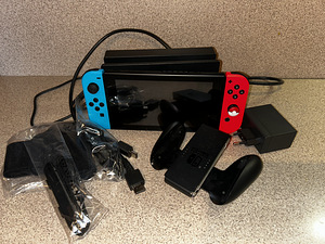 Nintendo Switch V2 (2 foto / 4)