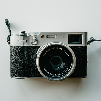 Fujifilm X100VI, Silver + телеконвертер и аксессуары