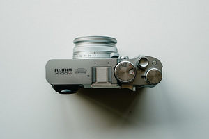 Fujifilm X100VI, Silver + телеконвертер и аксессуары (3 фото из 7)