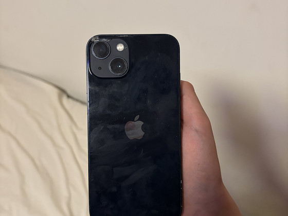 iPhone 13 Midnight blue